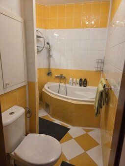 Ponúkame na predaj 3,5 izbový byt, ktorý sa nachádza v panel