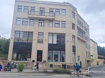 Hľadáme priestor pre menšiu gastro prevádzku v Trenčíne. -dl