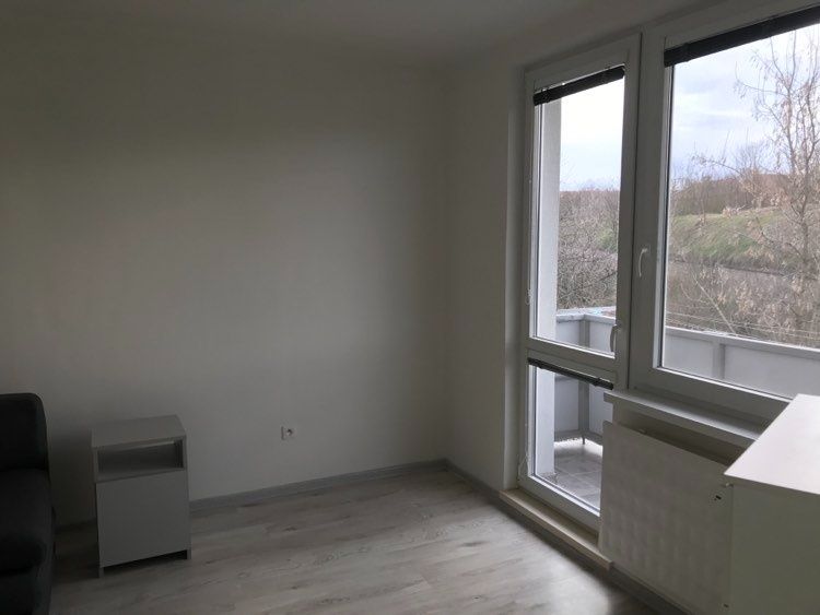 Ponúkam do prenájmu zariadený 1-izbový byt s balkónom, voľný