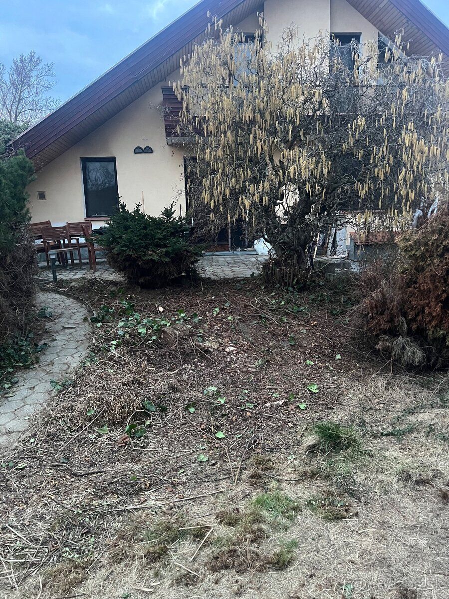 RODINNÝ DOM V CENTRE LUČENCA – SVÄTOPLUKOVA ULICA
Ponúkame n
