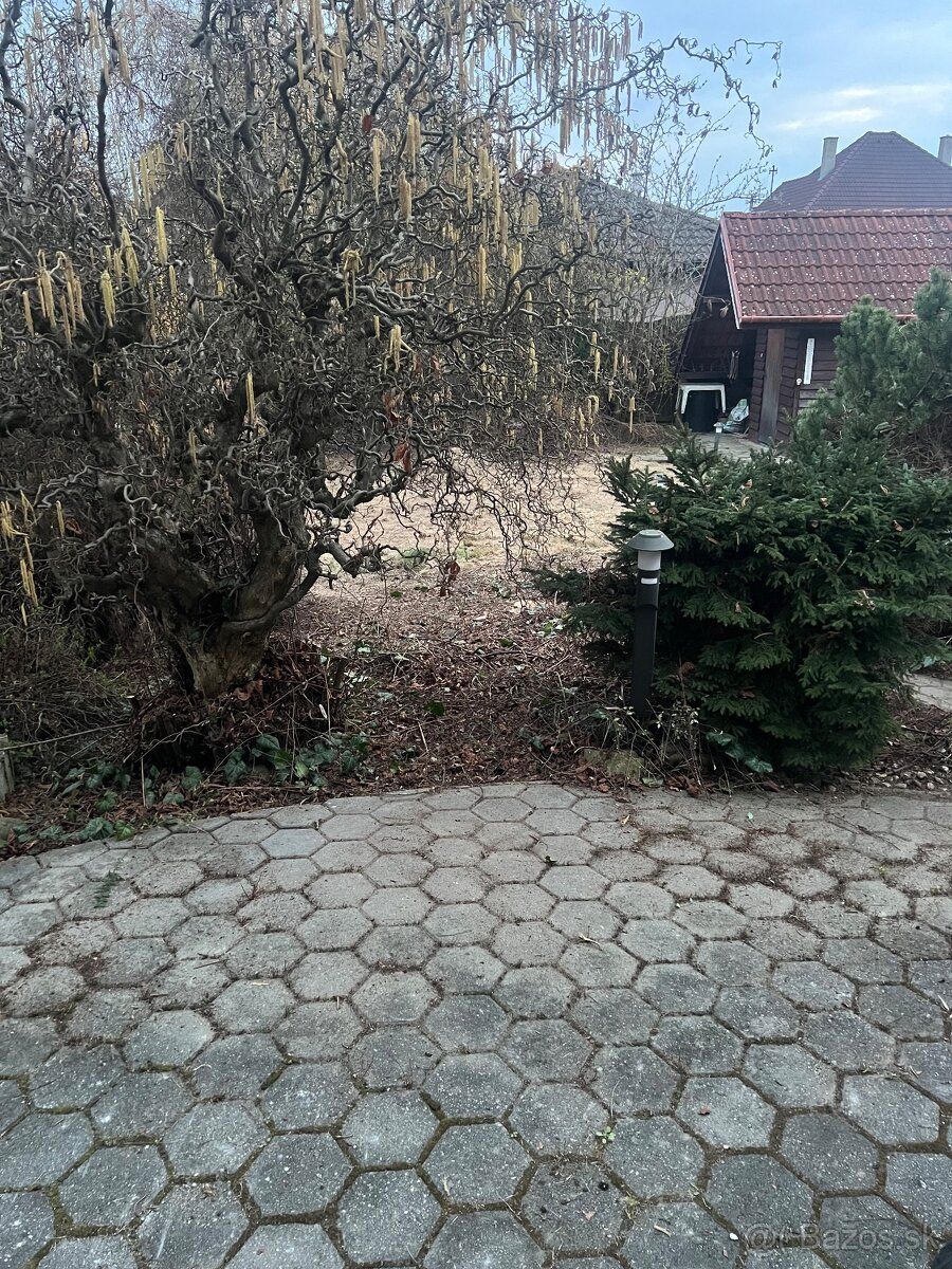 RODINNÝ DOM V CENTRE LUČENCA – SVÄTOPLUKOVA ULICA
Ponúkame n