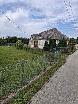 ID:9762 Ponúkame Vám na predaj rodinný dom v obci Zemplínske
