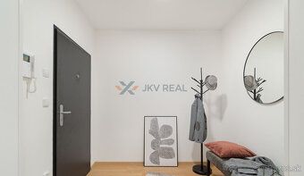 Typ: 5 a viac izbový byt Ulica: Lichnerova Obec: Senec
JKV R