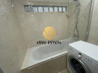 Stanislava Hoppe +421 910 318 899 e-mail:

V2 Real Estate po
