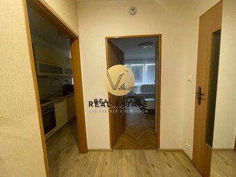 Stanislava Hoppe +421 910 318 899 e-mail:

V2 Real Estate po