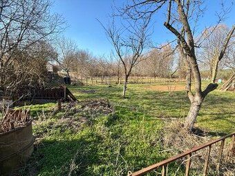 Ponúkame Vám na predaj pozemok v obci Melek vo vinohrade, 6k
