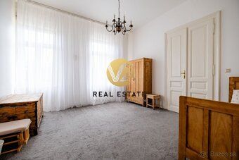 Maroš Vereš +421 904 086 200 e-mail:
V2 Real Estate ponúka n