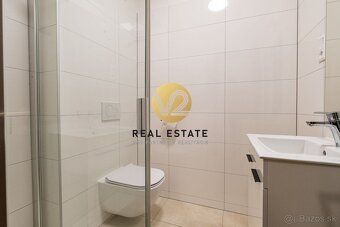 Juraj Kolárik +421 918 938 737 e-mail:
V2 Real Estate ponúka