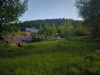 HOLESTIAK.sk reality exkluzívne ponúka na predaj pekný pozem