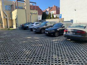Predmetom ponuky je DOM, ktorý sa nachádza v centre krajskéh