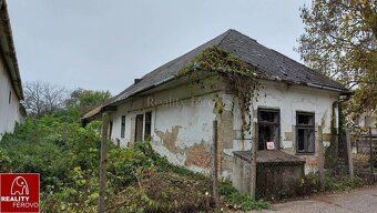 Ponúkame na predaj pozemok o výmere 1132m2 a rozmeroch 11m x