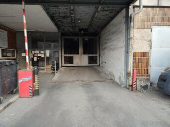 Prenájom garáže v -1 poschodí ktorá je teplá,suchá a celoroč