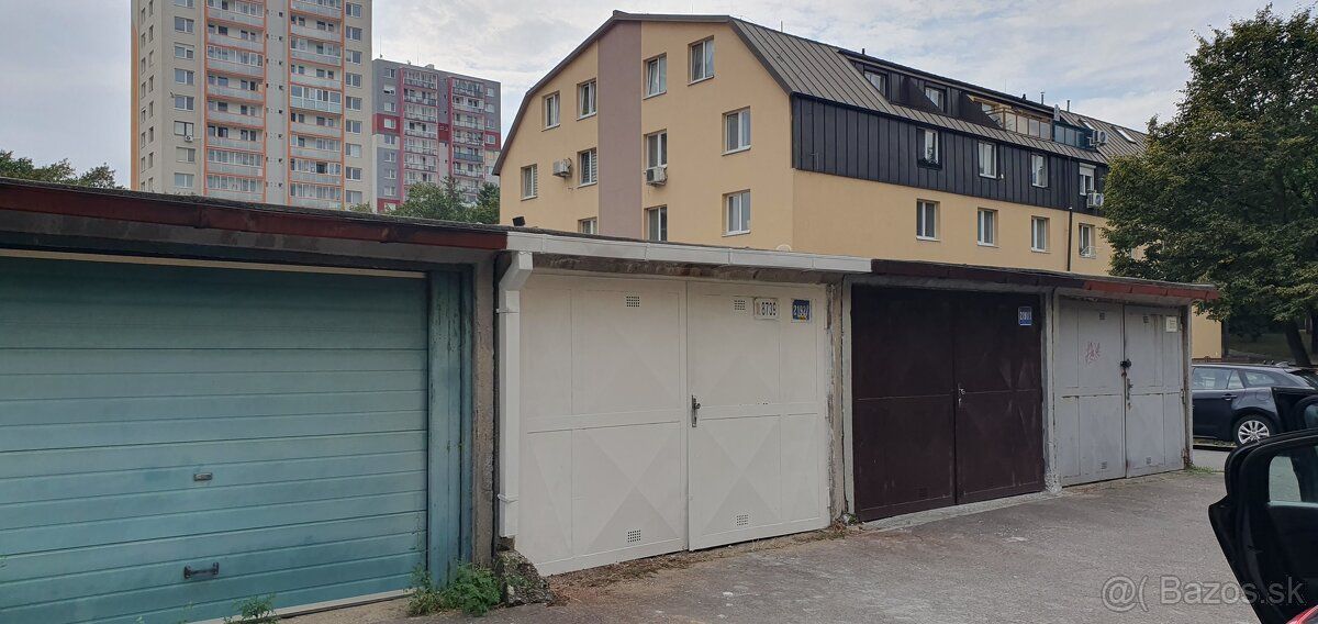 Predám garáž v Rači ma Plickovej ulici pri Vinárskych závodo