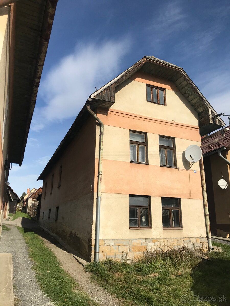 *Rodinný dom nachádzajúci sa na pozemku o celkovej rozlohe 6
