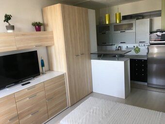 Ponúkame na prenájom atraktívnu, útulnú a moderne zrekonštru
