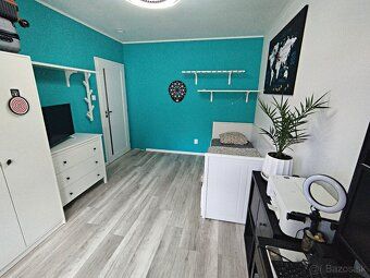 Ponúkam na predaj priestranný 4-izbový rodinný typu bungalov