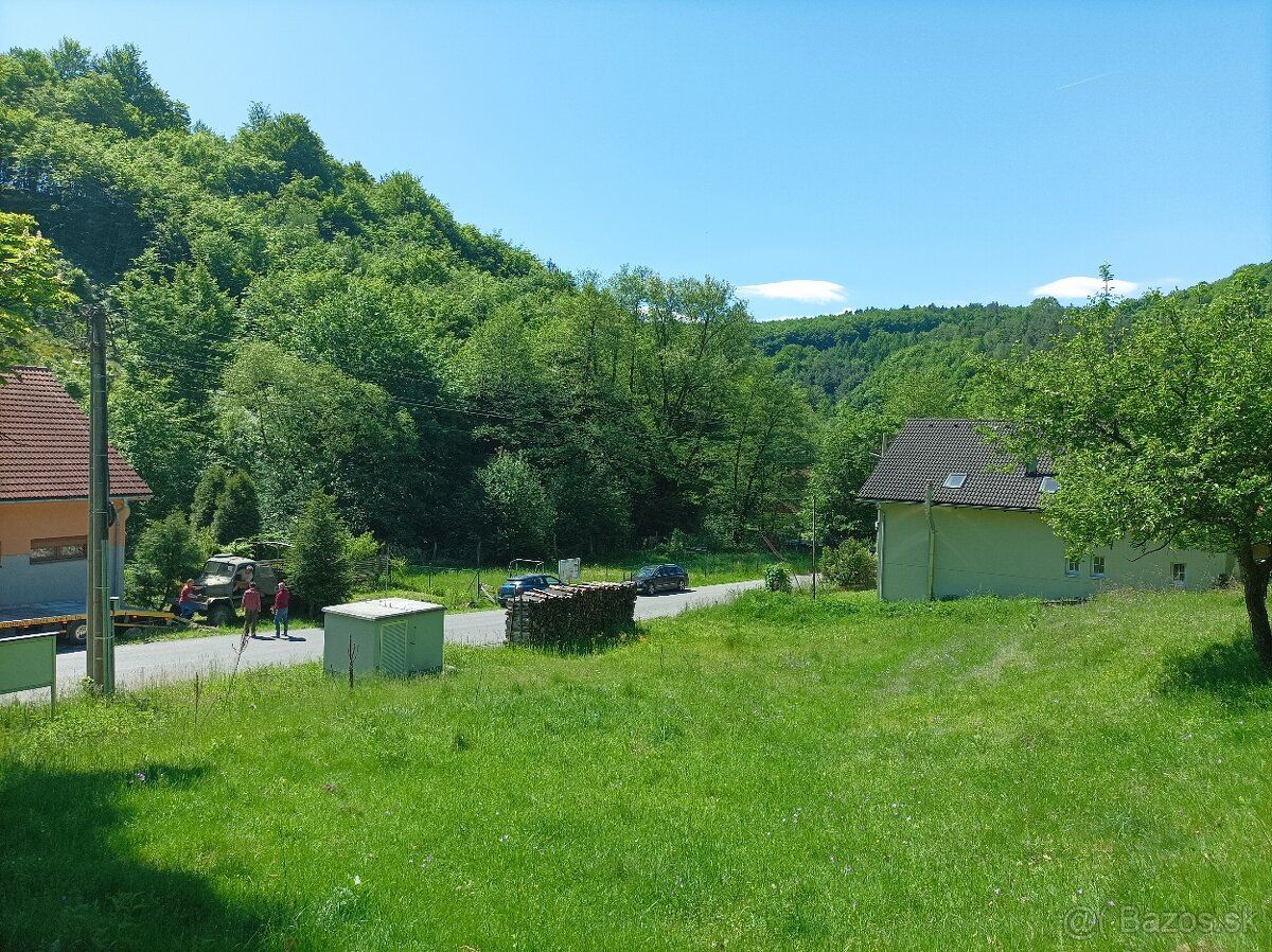 Ponúkam na predaj stavebný pozemok v tichej obci Železná Bre