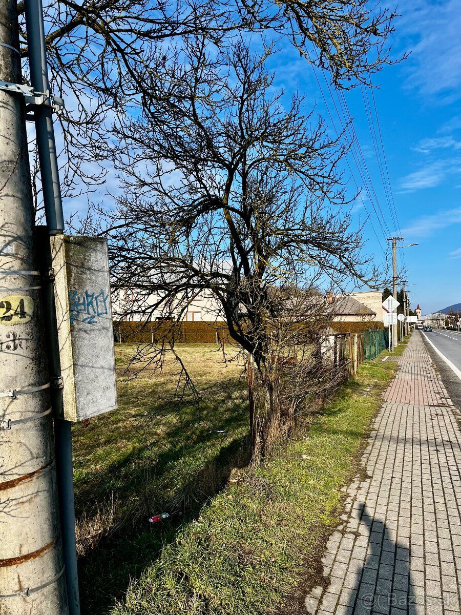 Ponúkame na predaj priestranný stavebný pozemok o výmere 139