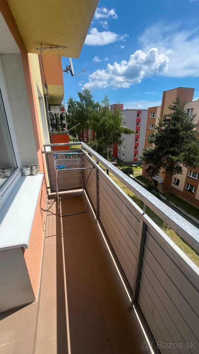 núkam na prenájom 1-izbový byt s balkónom v meste Námestovo.