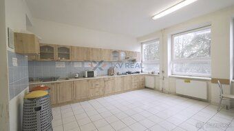 Ubytovacie zariadenie/ ubytovňa / administratívna budova na 