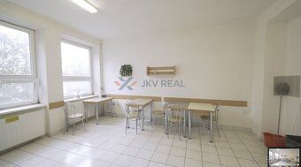 Ubytovacie zariadenie/ ubytovňa / administratívna budova na 