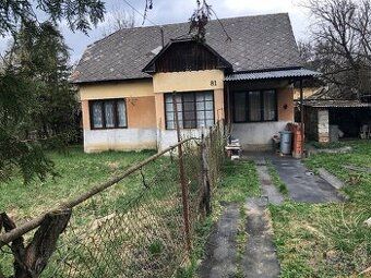 PREDAME RODINNÝ DOM NA OKRAJI OBCE LICINCE VHODNÝ NA CHALUPU