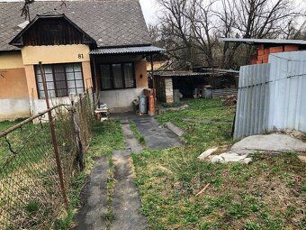 PREDAME RODINNÝ DOM NA OKRAJI OBCE LICINCE VHODNÝ NA CHALUPU