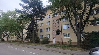 Ponúkame na predaj práve dokončený kompletne zrekonštruovaný