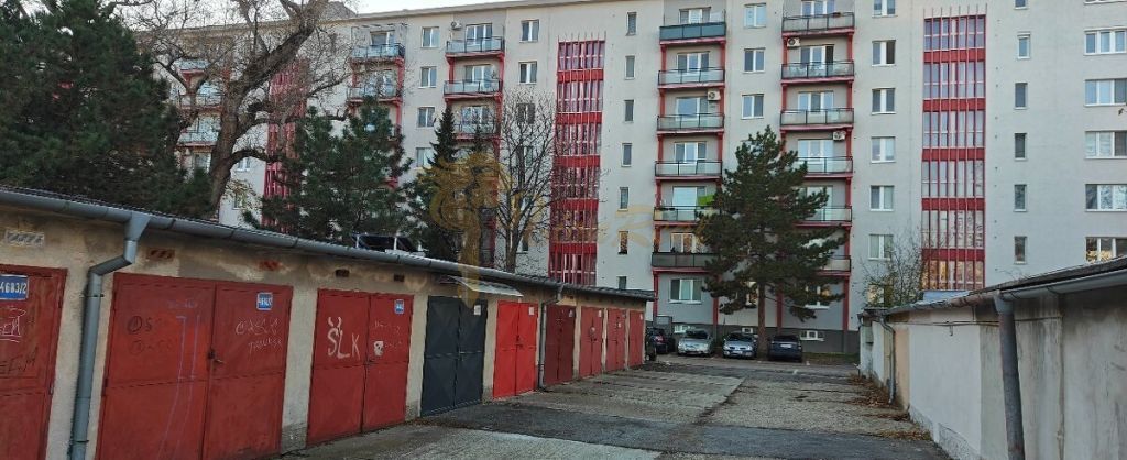 Ponúkame na predaj garáž na ul. Haburská, Ružinov pri Štrkov