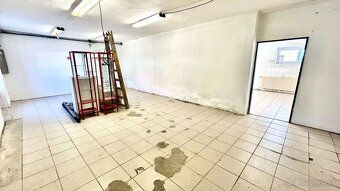Ponúkame Vám na predaj objekt určený pre obchod a služby v c