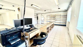 Ponúkame Vám na predaj objekt určený pre obchod a služby v c