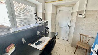Ponúkame Vám na predaj objekt určený pre obchod a služby v c