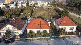 Ponúkame na predaj starší rodinný dom v pôvodnom stave so za