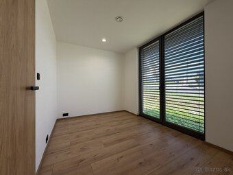 Ponúkame na predaj skolaudovaný moderný 4-izbový bungalov s 