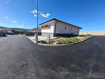 Ponúkame na predaj 4 izbový bungalov v novej lokalite IBV Ší