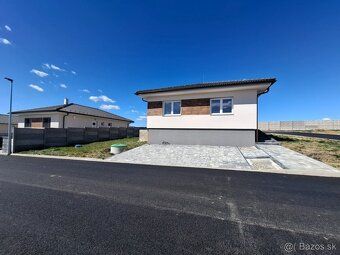 Ponúkame na predaj 4 izbový bungalov v novej lokalite IBV Ší