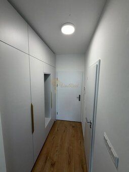Ponúkame na predaj v novostavbe garzónku s lodžiou v projekt