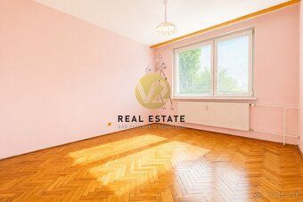 Zuzana Bojdová +421 904 300 202 e-mail:
V2 Real Estate Ponúk