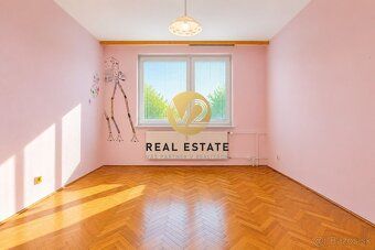Zuzana Bojdová +421 904 300 202 e-mail:
V2 Real Estate Ponúk