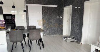Ponúkame na predaj 3-izbový rodinný dom (dvojdom) s terasou 