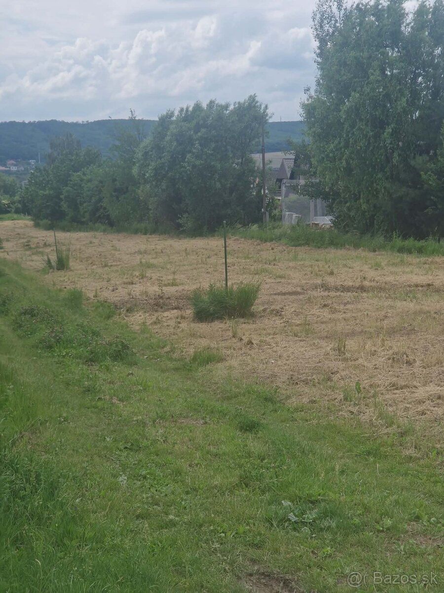 Raymann real exkluzívna ponúka na predaj veľmi pekný pozemok