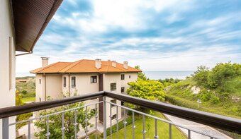 Tento nádherný 3-izbový apartmán na najvyššom poschodí sa na