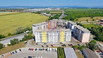V ponuke na predaj skolaudovaný 3-izbový byt, za zníženú cen