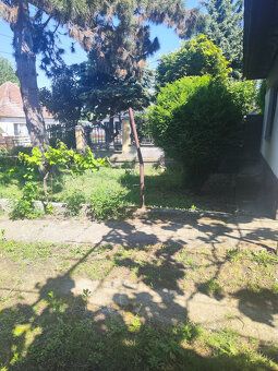 Ponúkame na predaj starší rodinný dom v obci Lehota, ktorá j