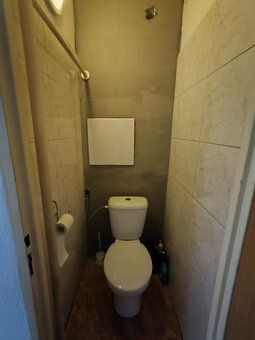 Dáme do prenájmu 2 izbový byt v Nitre, centrum - Párovce. Na