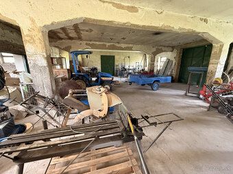 Typ: Výrobné zariadenie Ulica: Mojín Mestská časť: Mojín Obe