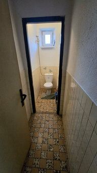 Ponúkame exkluzívne na predaj rodinný dom s veľkým pozemkom 