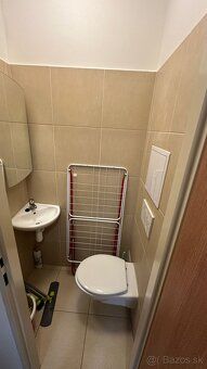 Ponúkam na prenájom jednoizbový byt, ulica Dolná Strieborná,