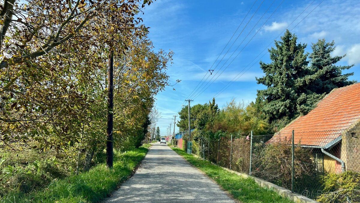 Exkluzívne Vám ponúkam na predaj stavebný pozemok na výstavb