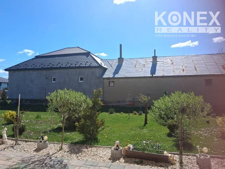 ID:3813
Ponúkame na predaj rodinný dom s prístavbou v pokojn